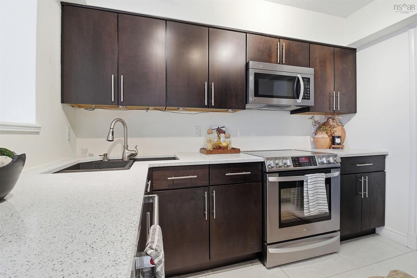 301 5530 Artillery Place, Halifax, NS