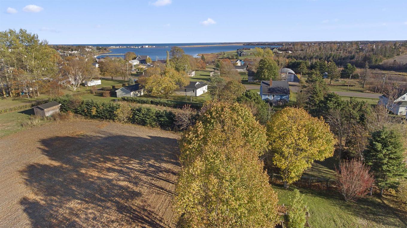 22 Hilltop Avenue, North Rustico, PE