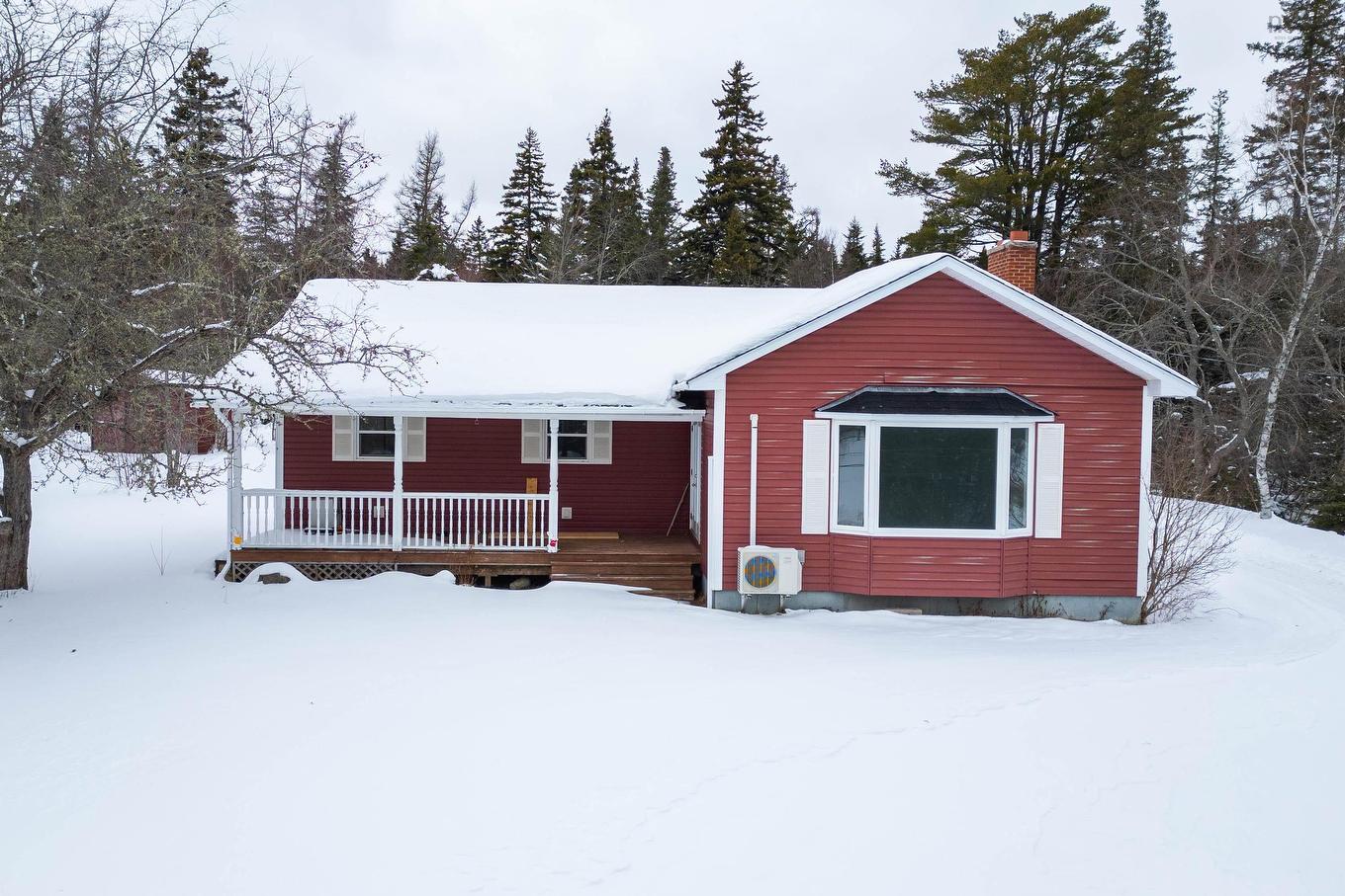 8675 Highway 2, Southampton, NS