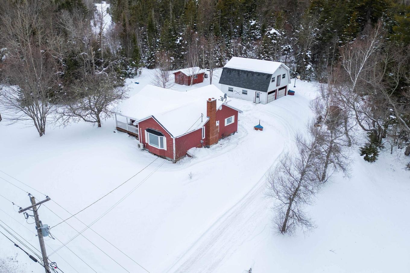8675 Highway 2, Southampton, NS