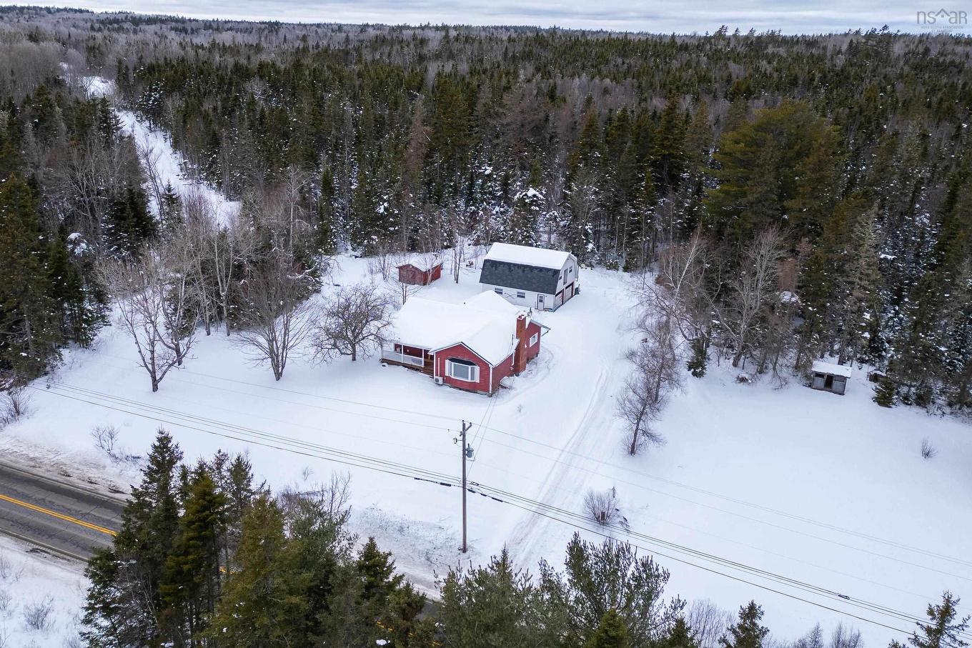 8675 Highway 2, Southampton, NS