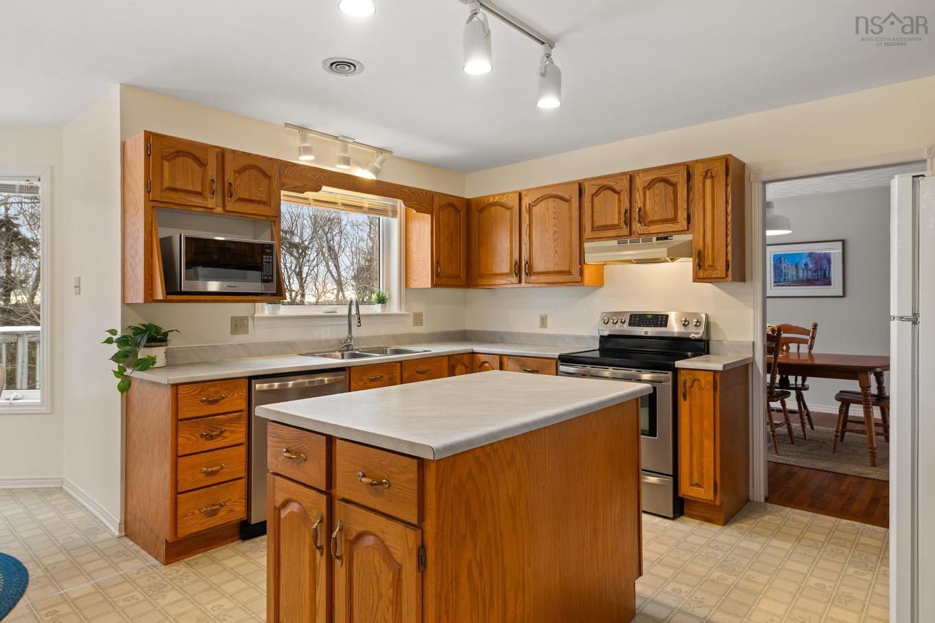 15 Appian Way, Dartmouth, NS