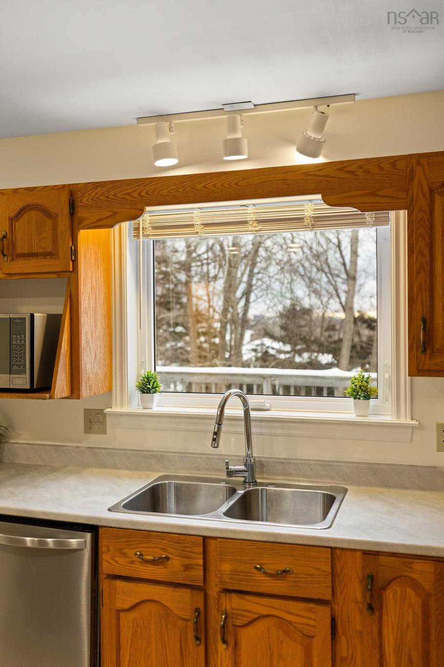 15 Appian Way, Dartmouth, NS