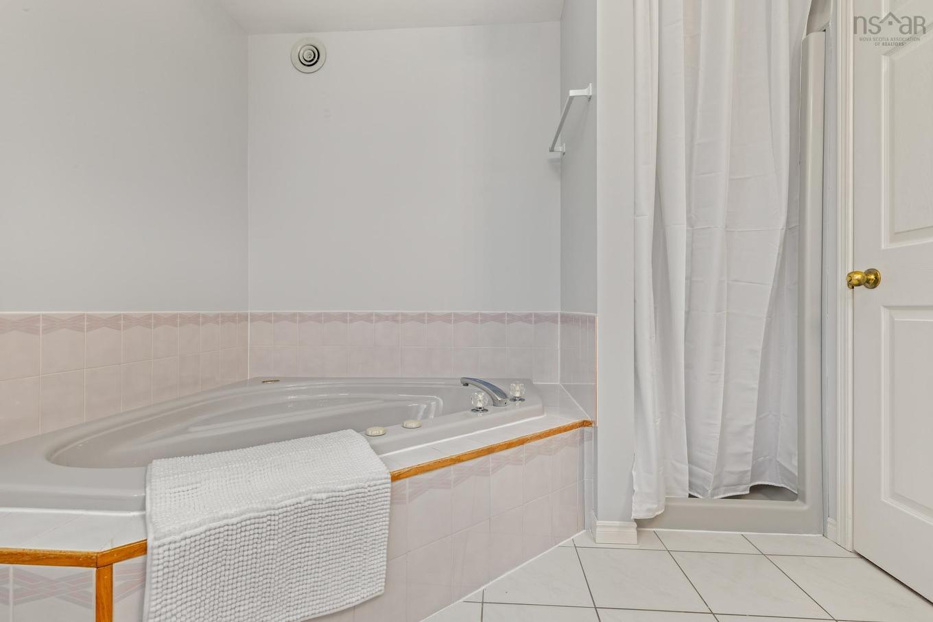 15 Appian Way, Dartmouth, NS