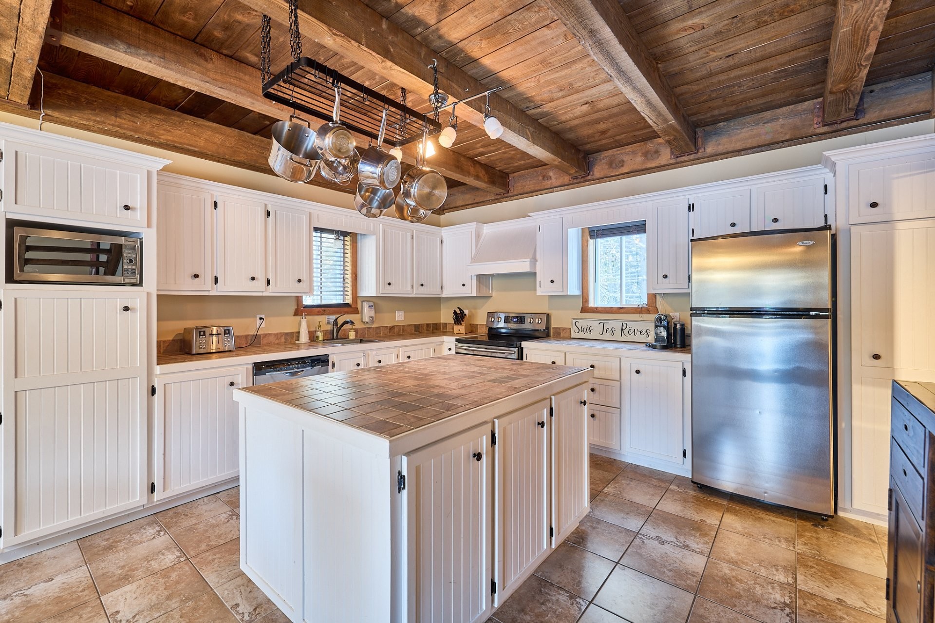 Kitchen - 51 Ch. Solange, Saint-Donat, QC - Indoor Photo Showing Kitchen