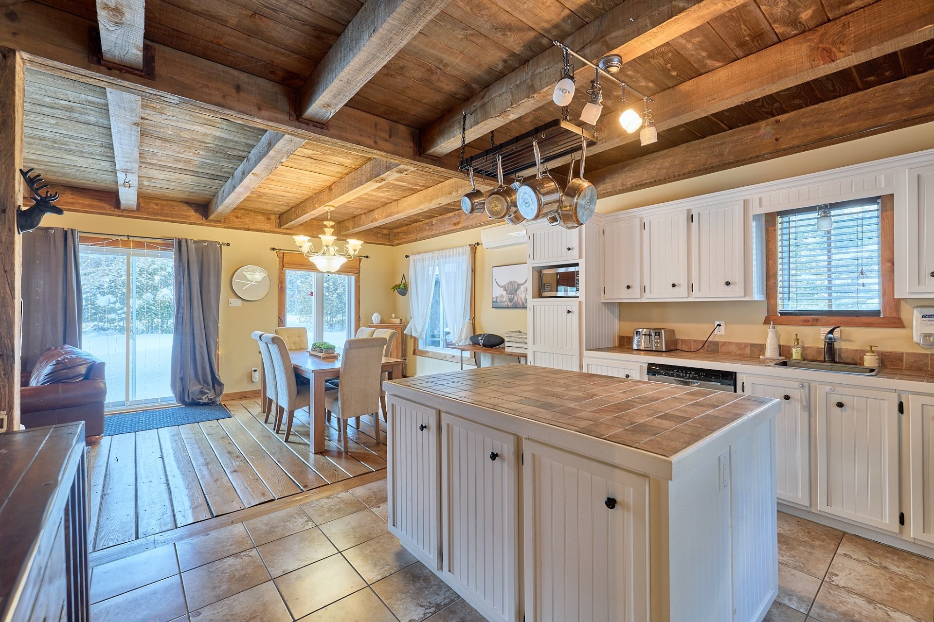 Kitchen - 51 Ch. Solange, Saint-Donat, QC - Indoor Photo Showing Kitchen