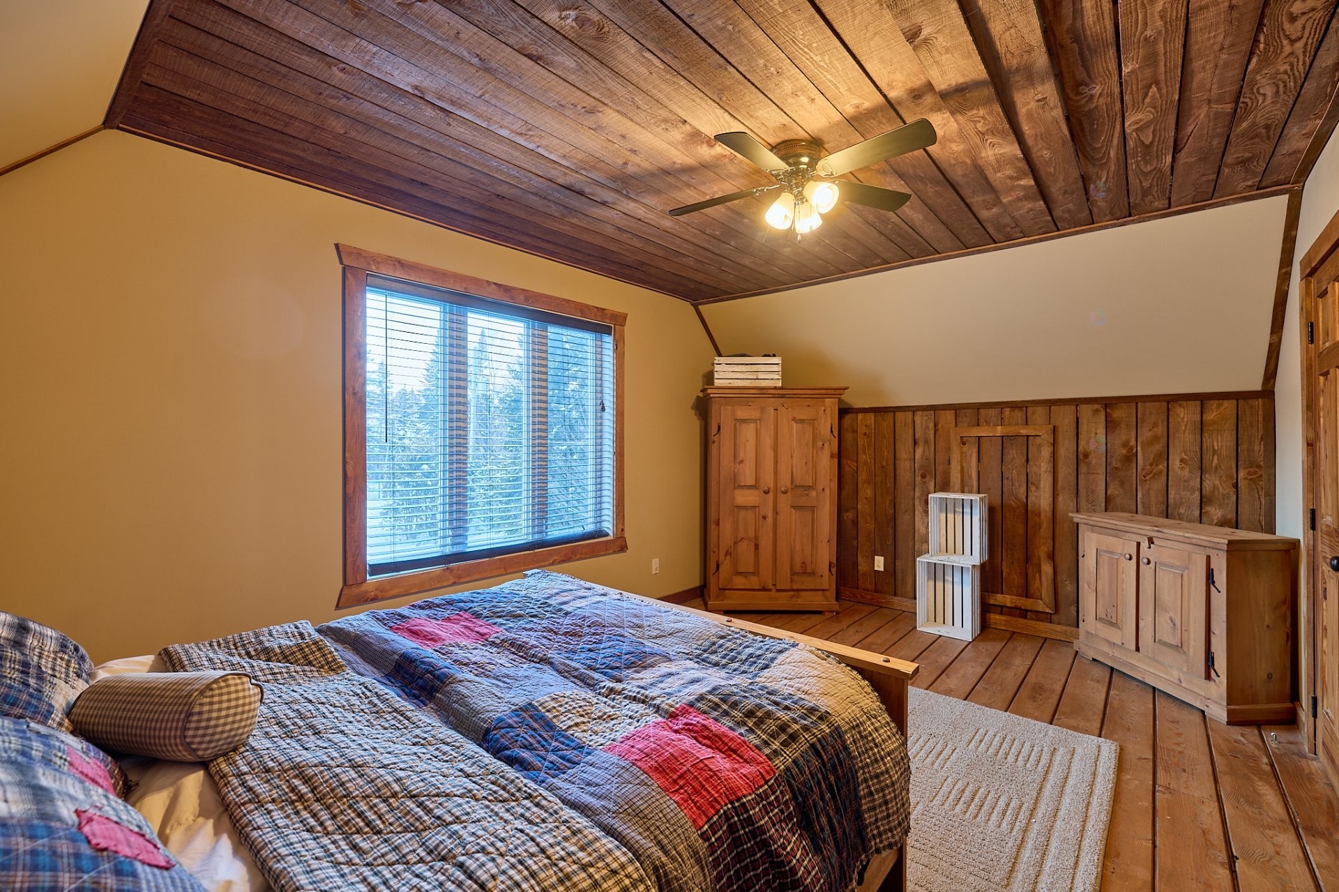 Master Bedroom - 51 Ch. Solange, Saint-Donat, QC - Indoor Photo Showing Bedroom