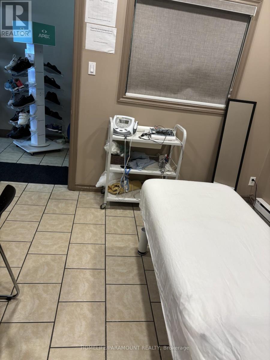 2891 Derry Road E, Mississauga, ON