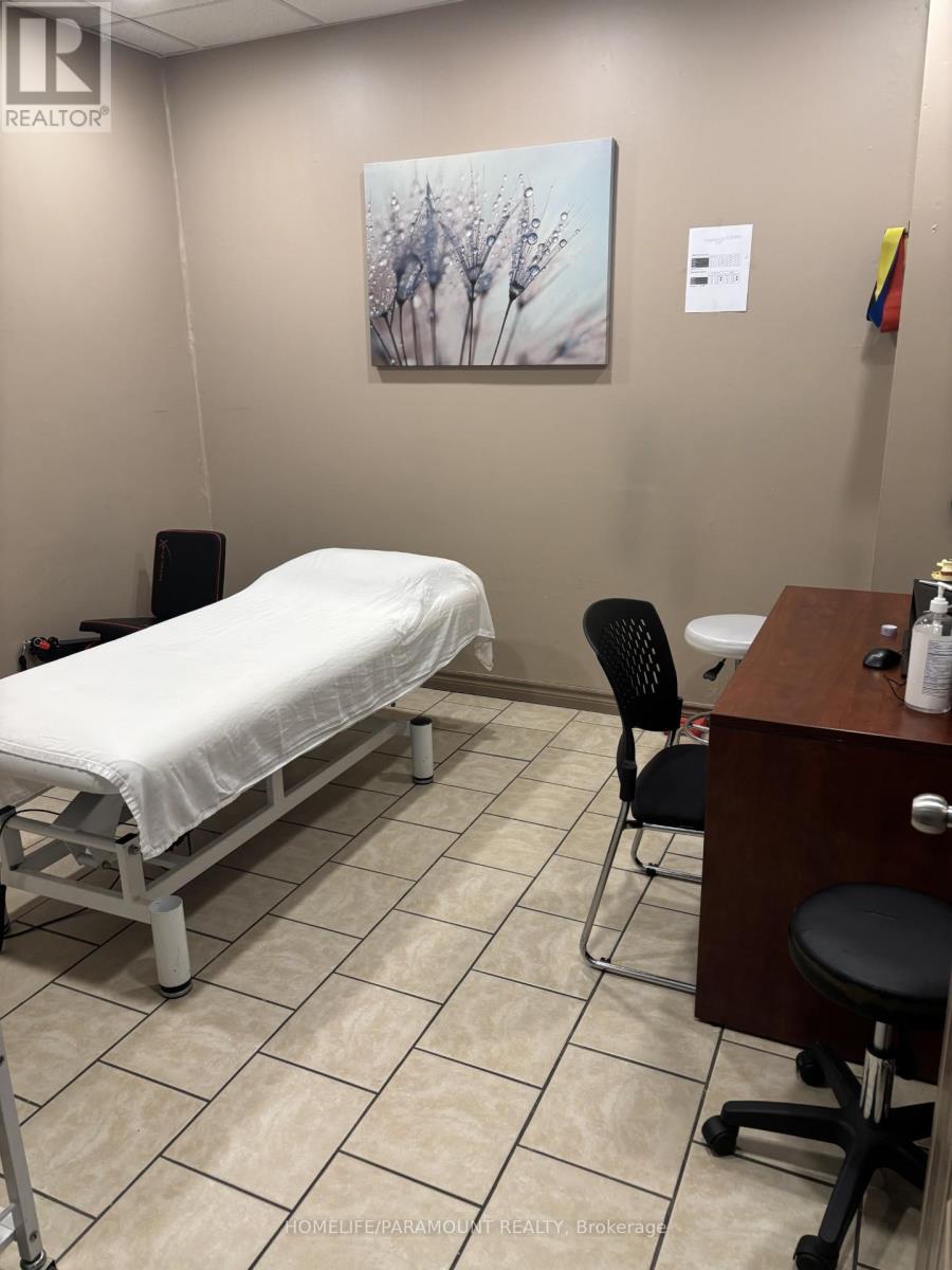 2891 Derry Road E, Mississauga, ON