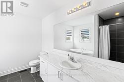Master Ensuite 1 -