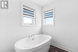Master Ensuite2 -