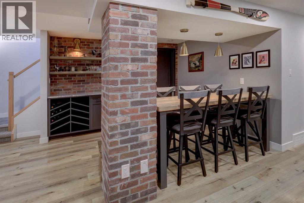 36 Glenview Drive Sw, Calgary, AB - Indoor Photo Showing Dining Room