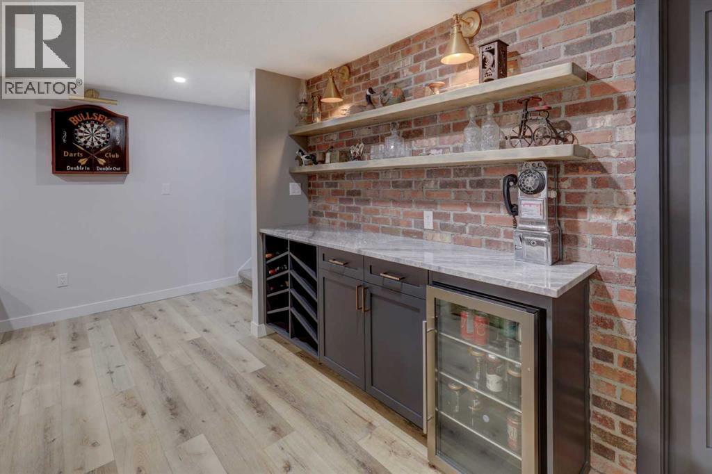 36 Glenview Drive Sw, Calgary, AB - Indoor Photo Showing Other Room