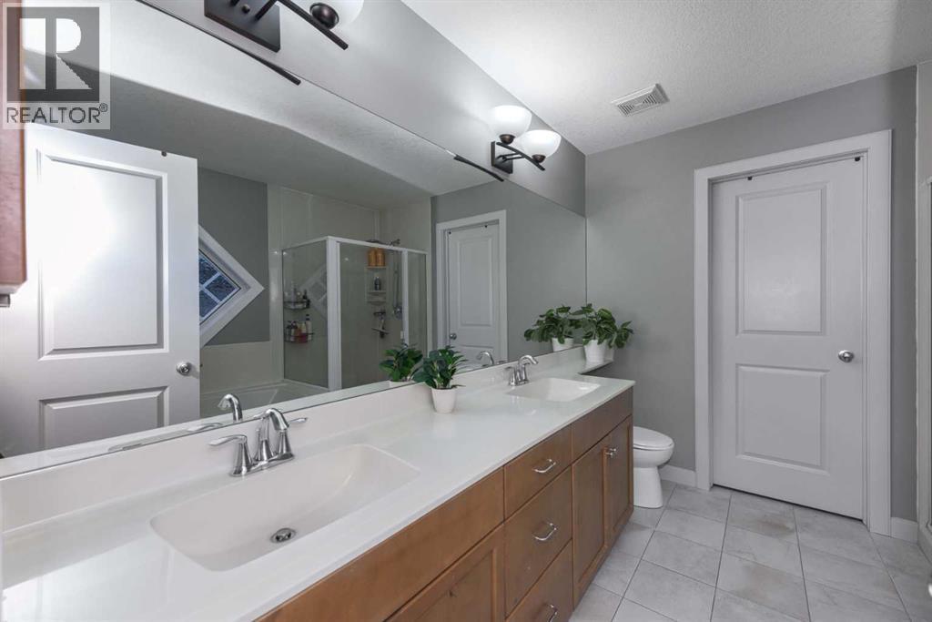 76 Evanspark Circle Nw, Calgary, AB - Indoor Photo Showing Bathroom