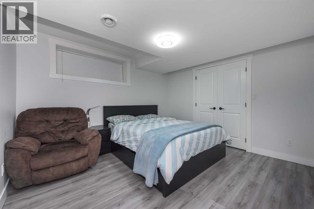 76 Evanspark Circle Nw, Calgary, AB - Indoor Photo Showing Bedroom