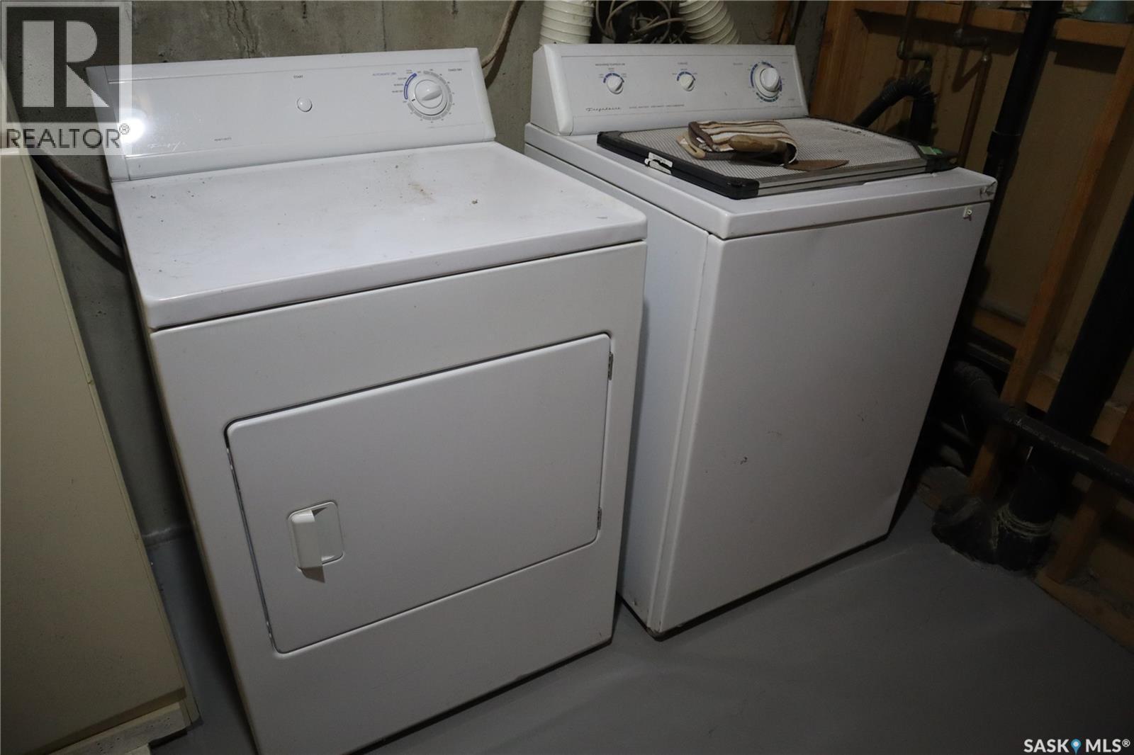 22 Ramsay Court, Saskatoon, SK - Indoor Photo Showing Laundry Room