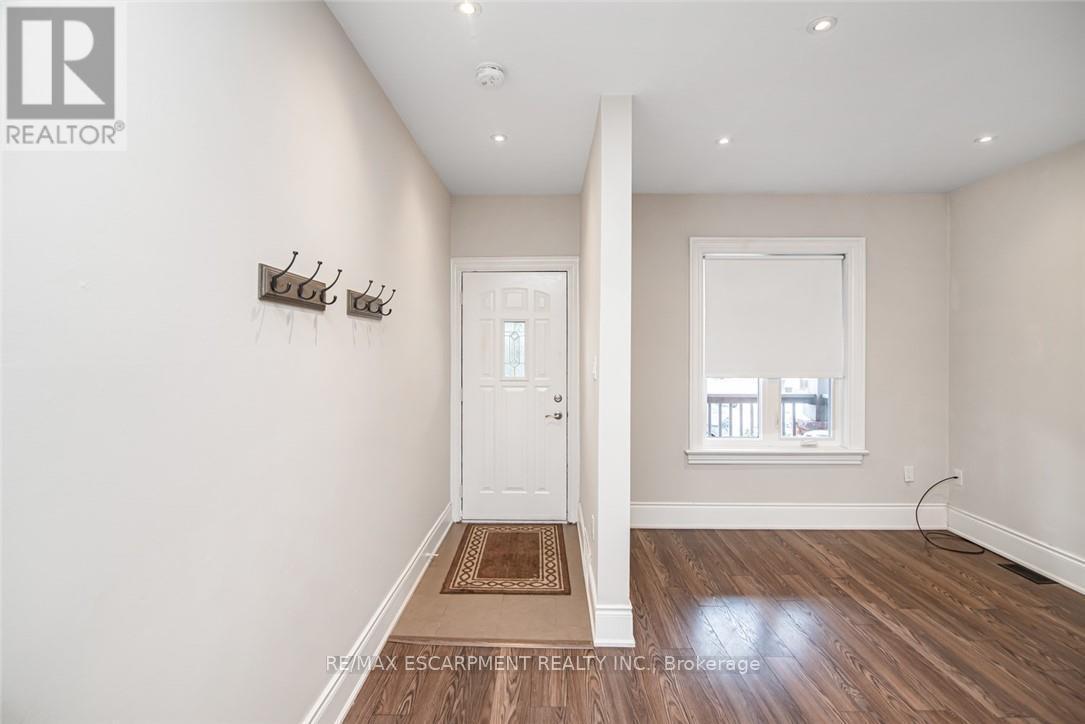 319 Hunter Street W, Hamilton, ON - Indoor Photo Showing Other Room