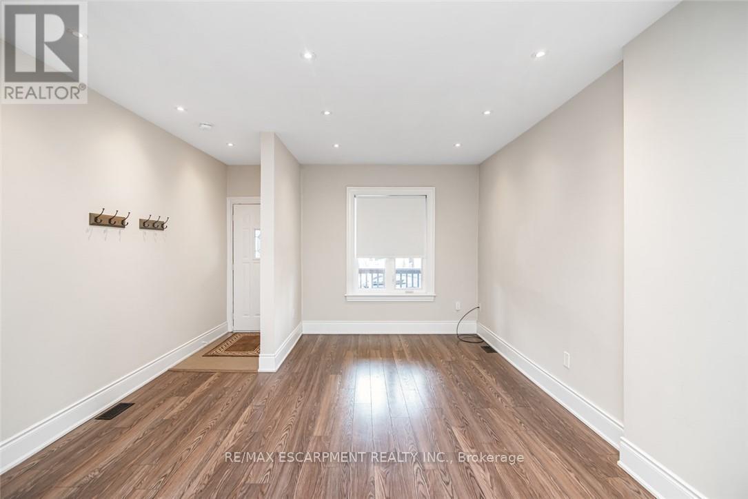 319 Hunter Street W, Hamilton, ON - Indoor Photo Showing Other Room