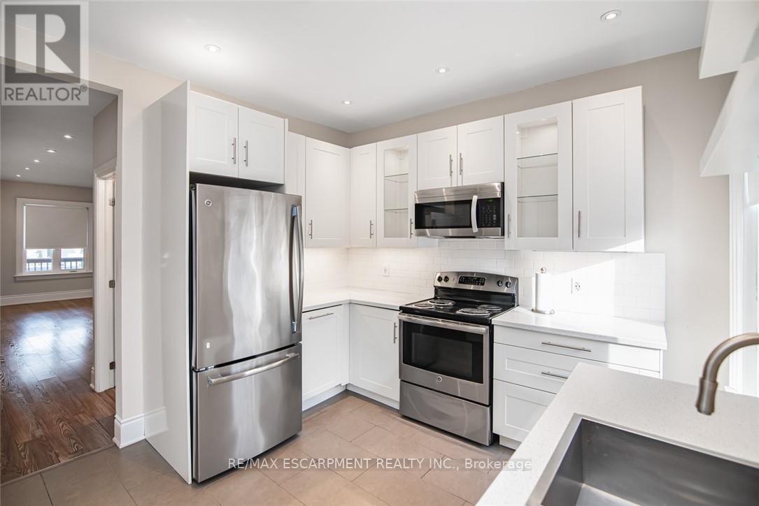 319 Hunter Street W, Hamilton, ON - Indoor Photo Showing Kitchen