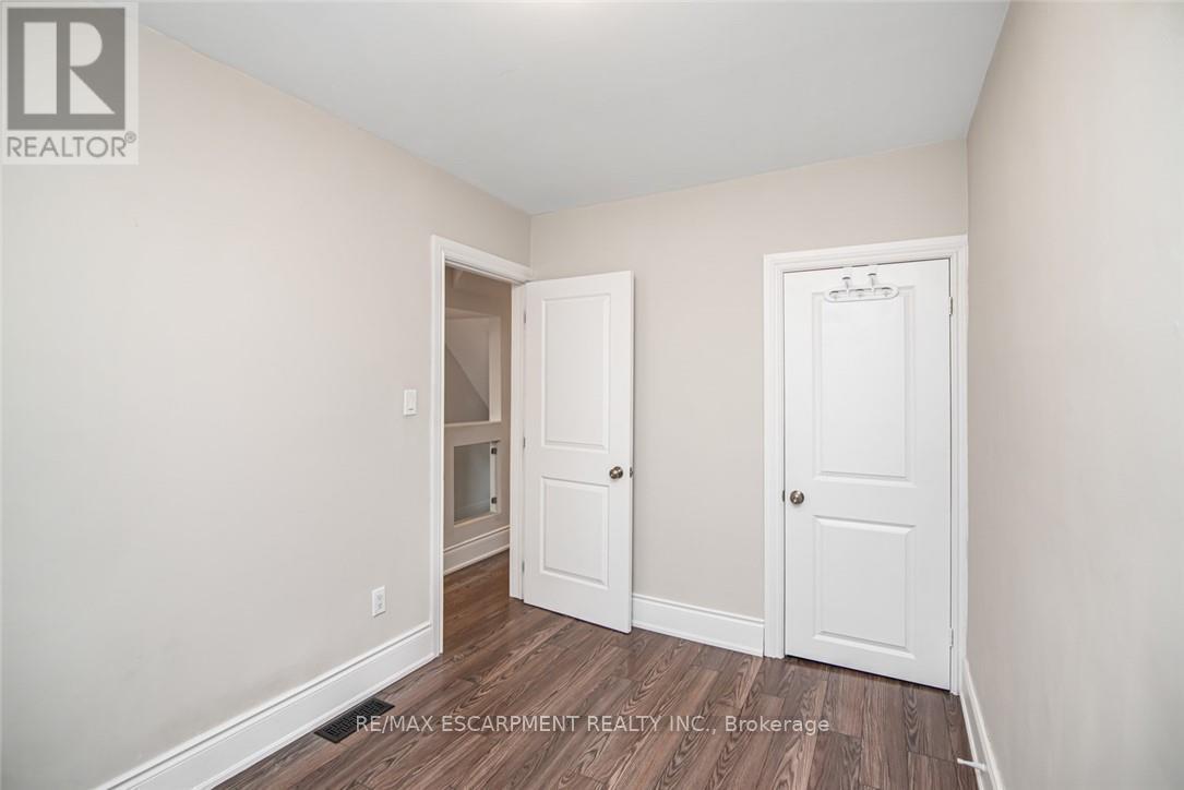 319 Hunter Street W, Hamilton, ON - Indoor Photo Showing Other Room