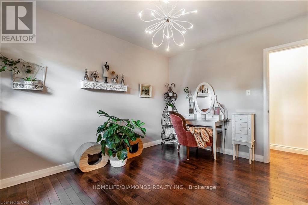 107 Ellis Crescent, Waterloo, ON - Indoor