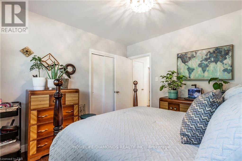 107 Ellis Crescent, Waterloo, ON - Indoor Photo Showing Bedroom