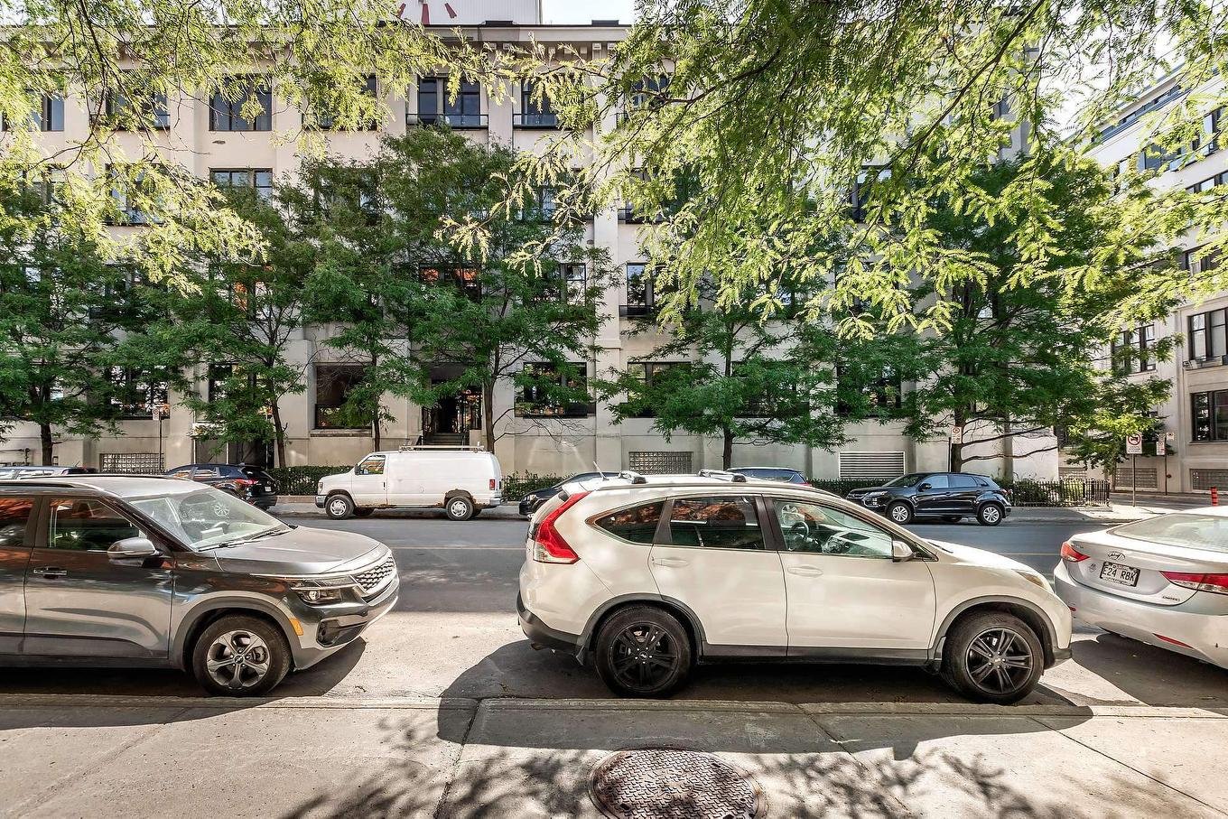 Exterior - 349-3700 Rue St-Antoine O., Montréal (Le Sud-Ouest), QC - Photo Showing Garage