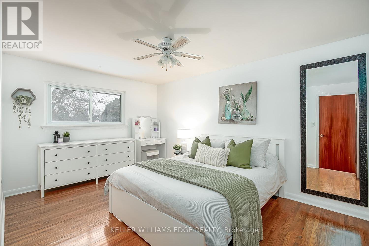 765 Wesley Street, Burlington, ON - Indoor Photo Showing Bedroom