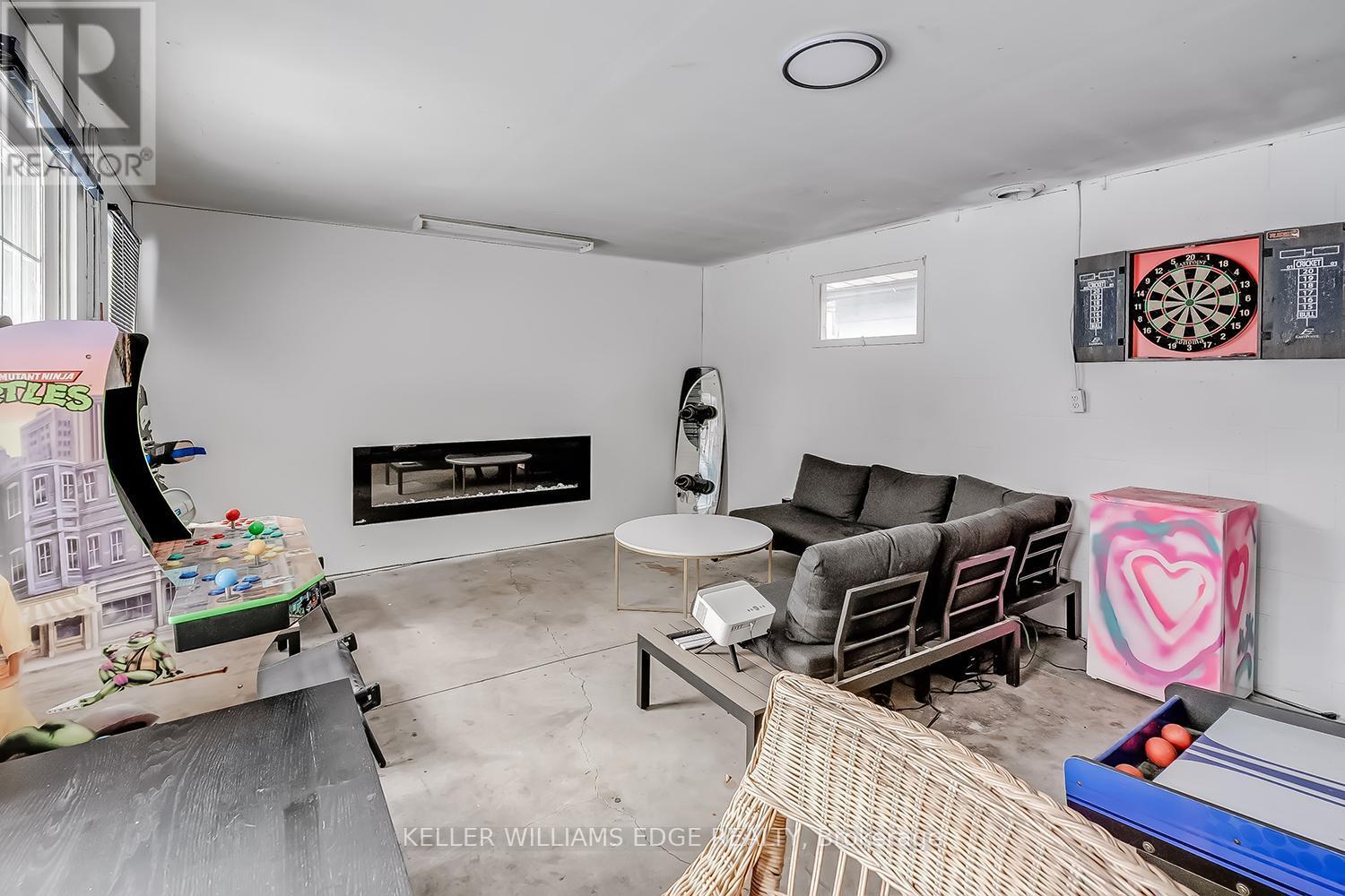 765 Wesley Street, Burlington, ON - Indoor With Fireplace