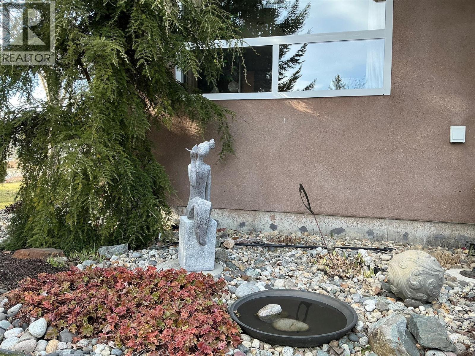 2523 Golf View Crescent, Blind Bay, BC - Outdoor