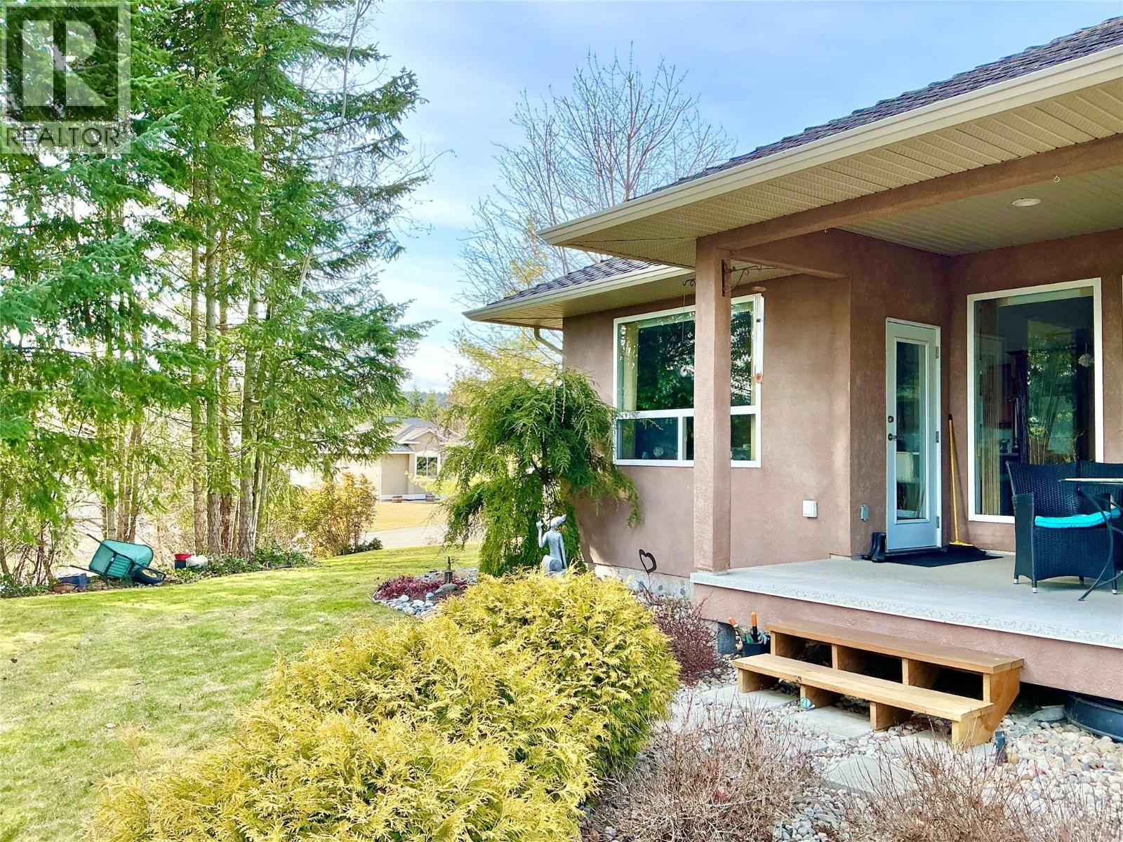 2523 Golf View Crescent, Blind Bay, BC - Outdoor With Deck Patio Veranda