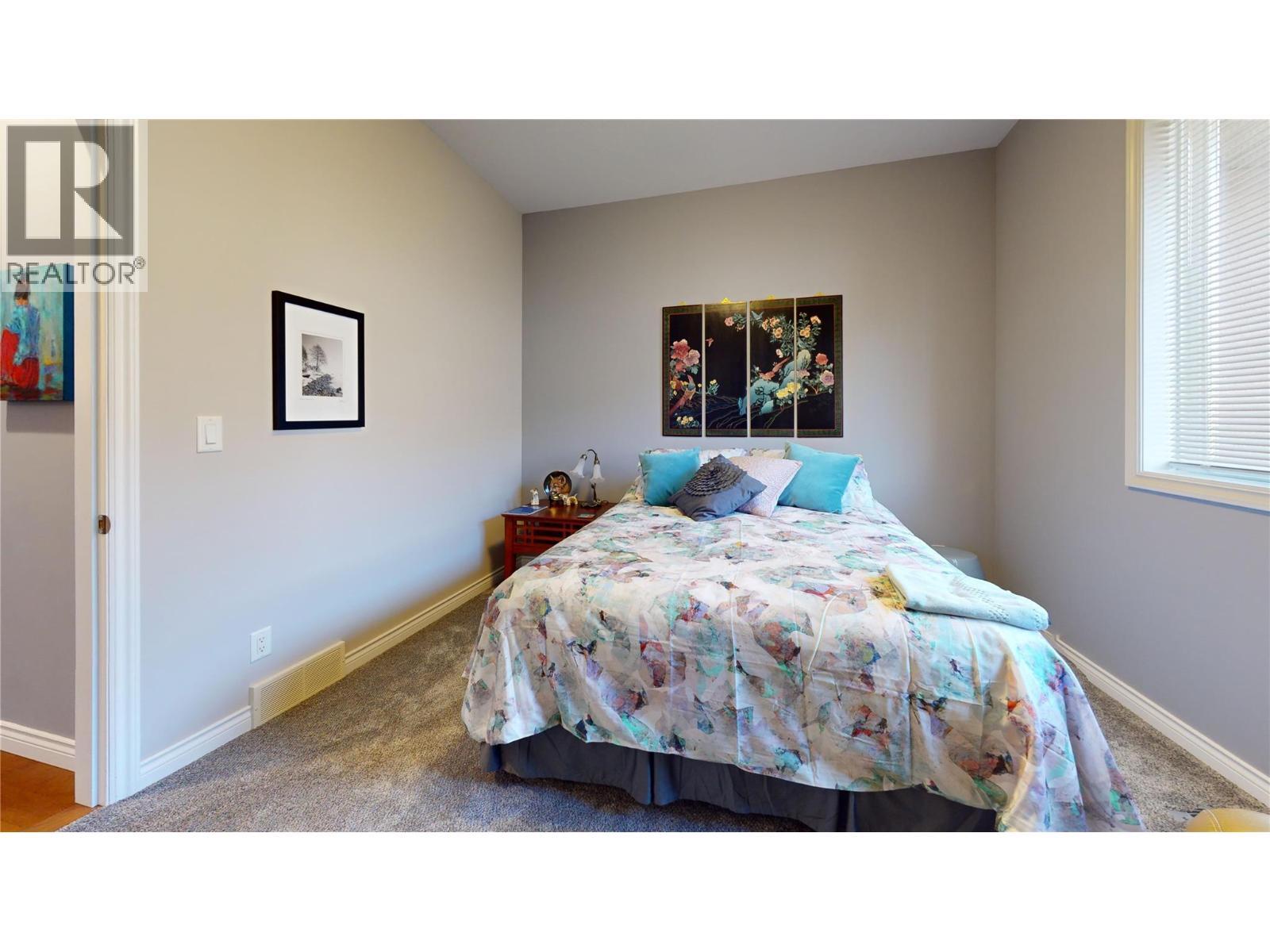 2523 Golf View Crescent, Blind Bay, BC - Indoor Photo Showing Bedroom