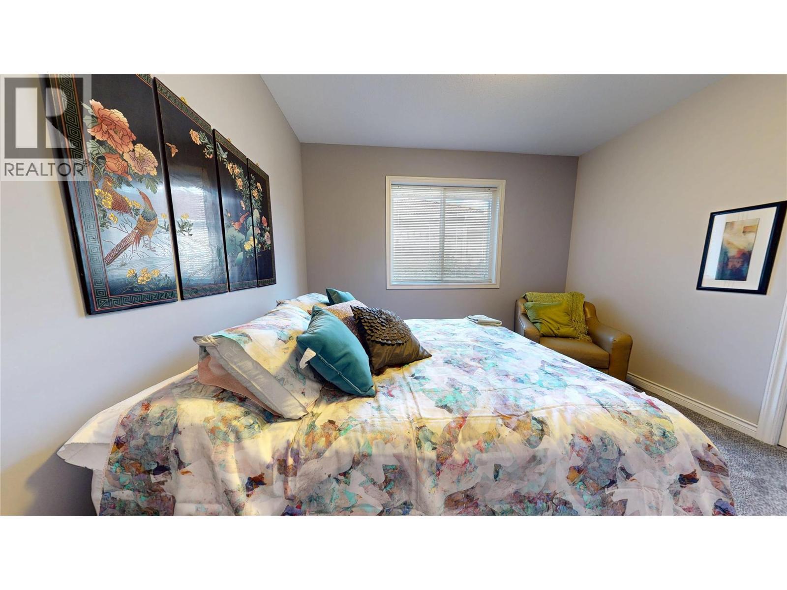 2523 Golf View Crescent, Blind Bay, BC - Indoor Photo Showing Bedroom
