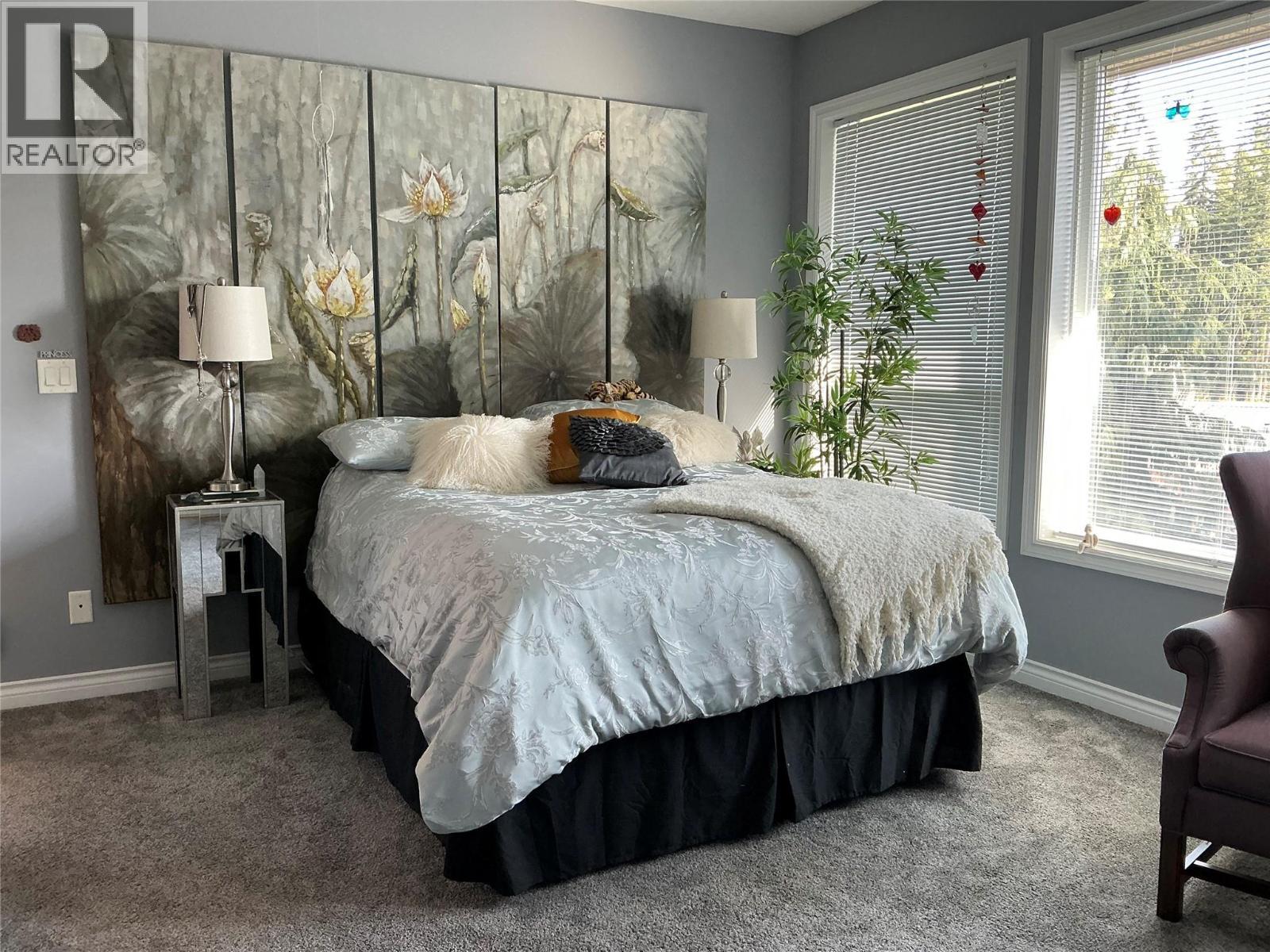 2523 Golf View Crescent, Blind Bay, BC - Indoor Photo Showing Bedroom