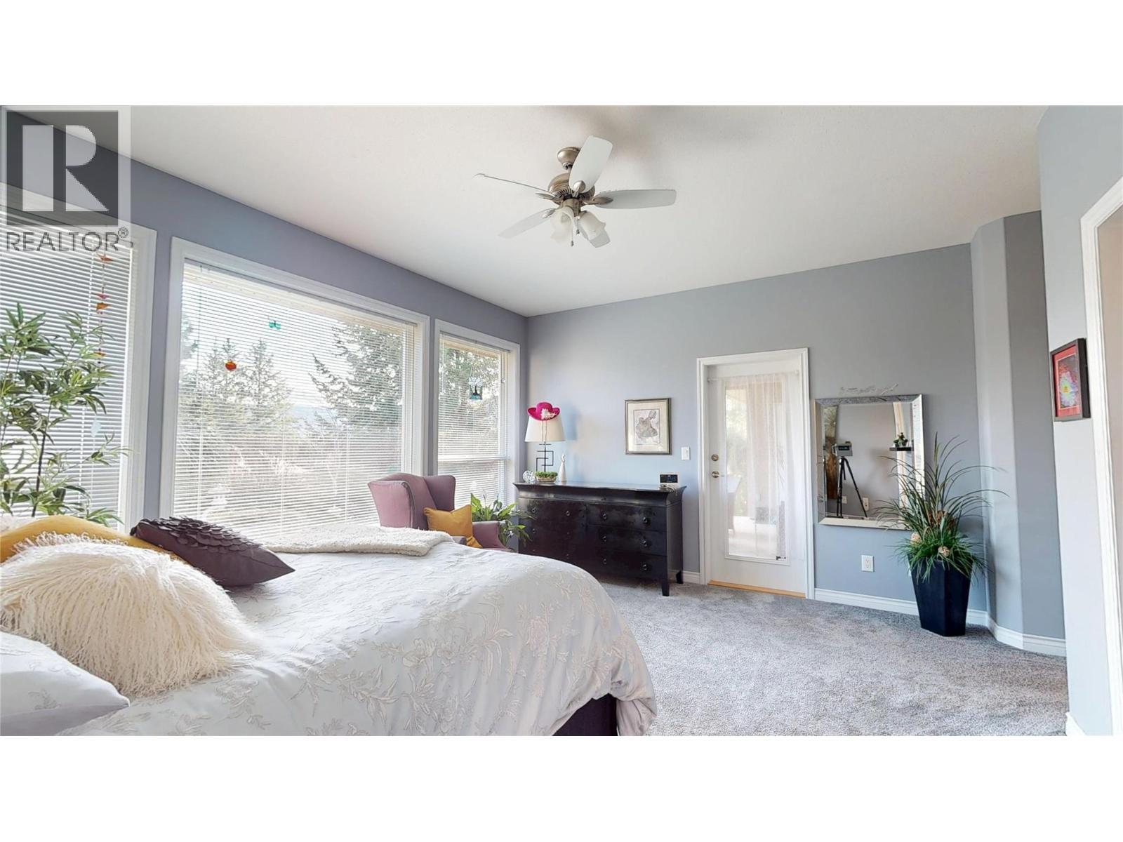 2523 Golf View Crescent, Blind Bay, BC - Indoor Photo Showing Bedroom
