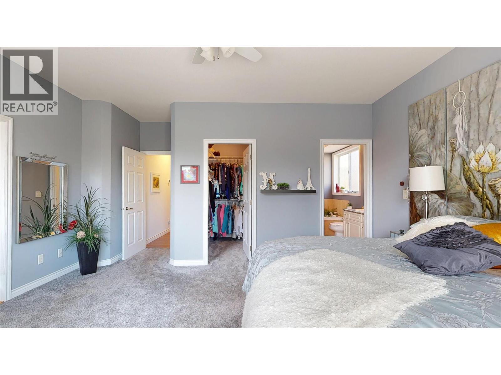 2523 Golf View Crescent, Blind Bay, BC - Indoor Photo Showing Bedroom