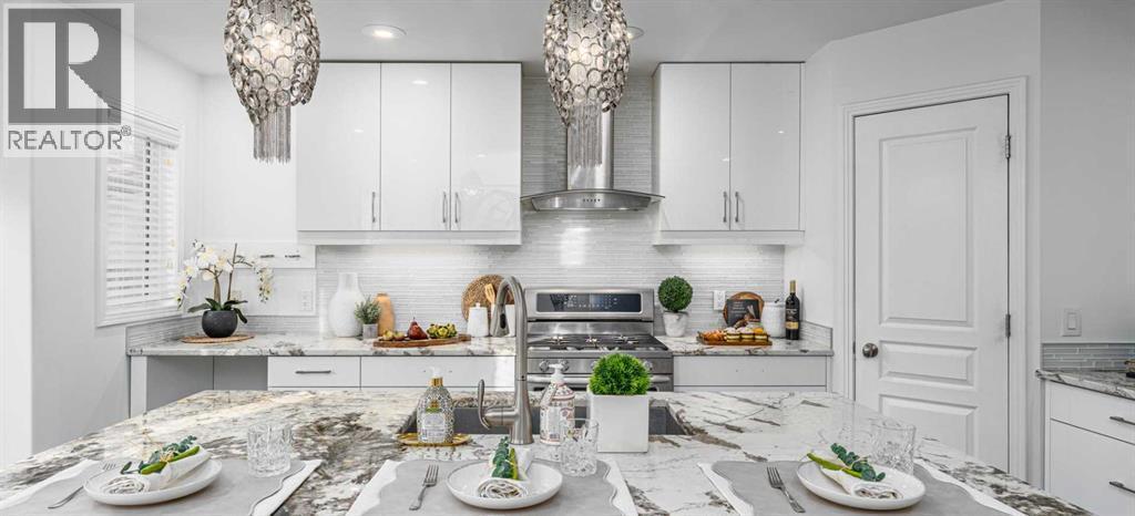 5503 Strathcona Hill Sw, Calgary, AB - Indoor