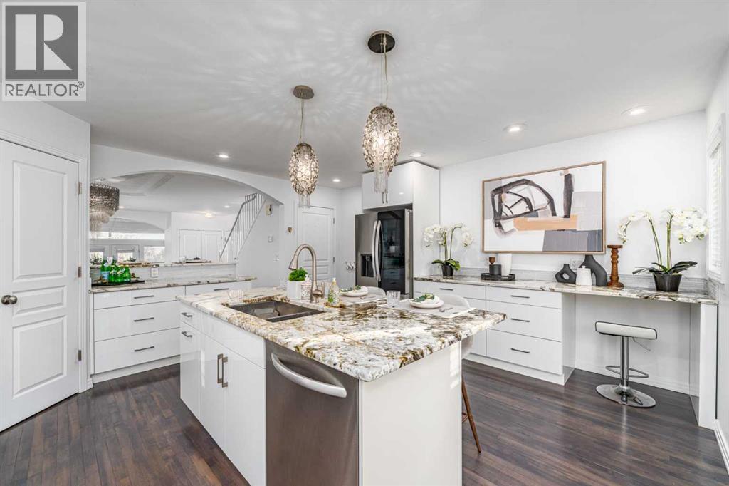 5503 Strathcona Hill Sw, Calgary, AB - Indoor Photo Showing Kitchen With Upgraded Kitchen