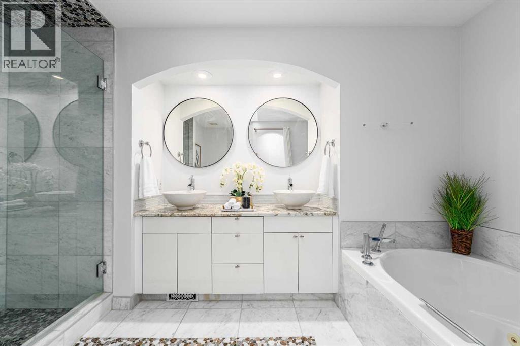 5503 Strathcona Hill Sw, Calgary, AB - Indoor Photo Showing Bathroom