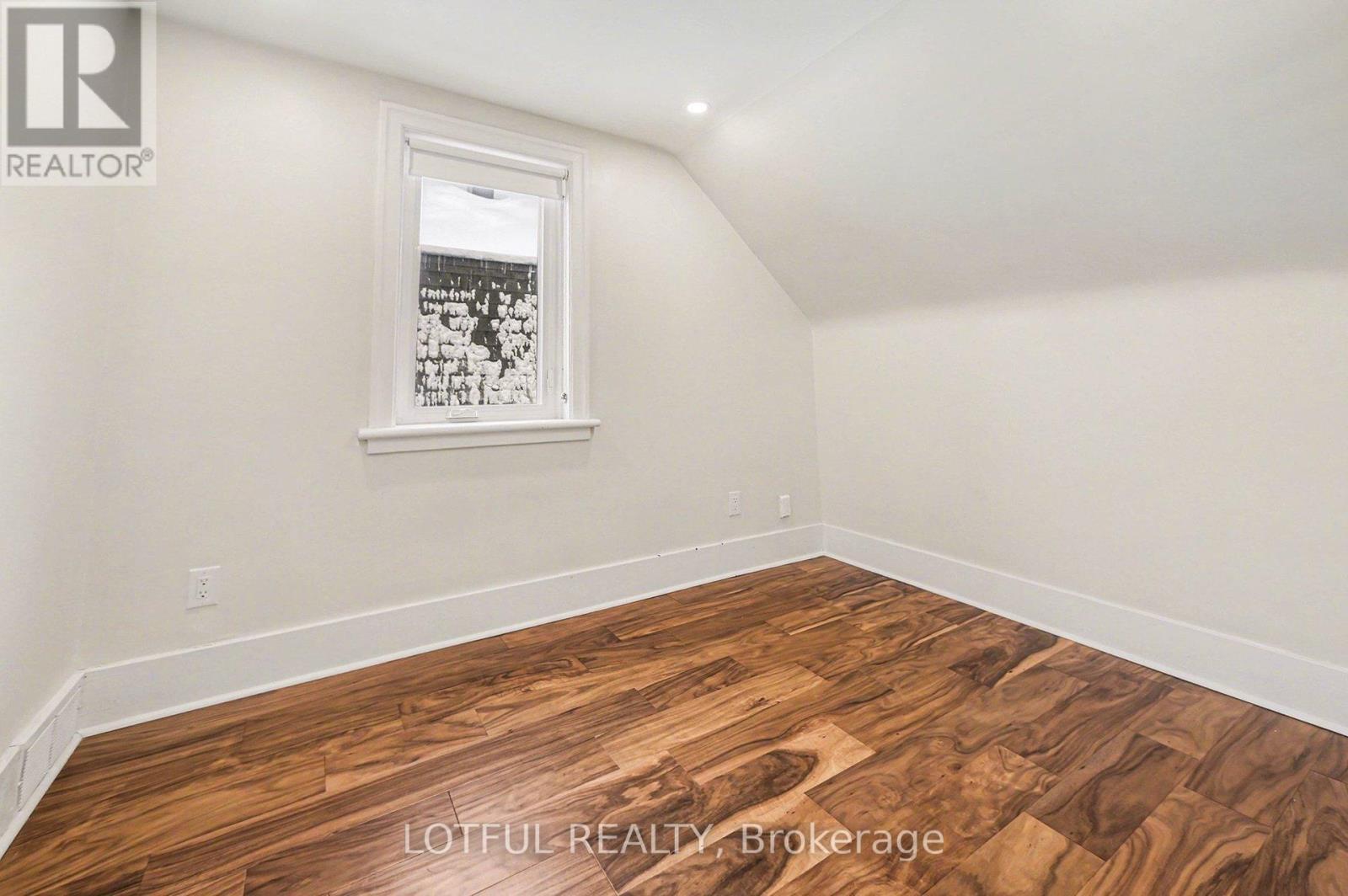 68 Vaughan Street, Ottawa, ON - Indoor Photo Showing Other Room