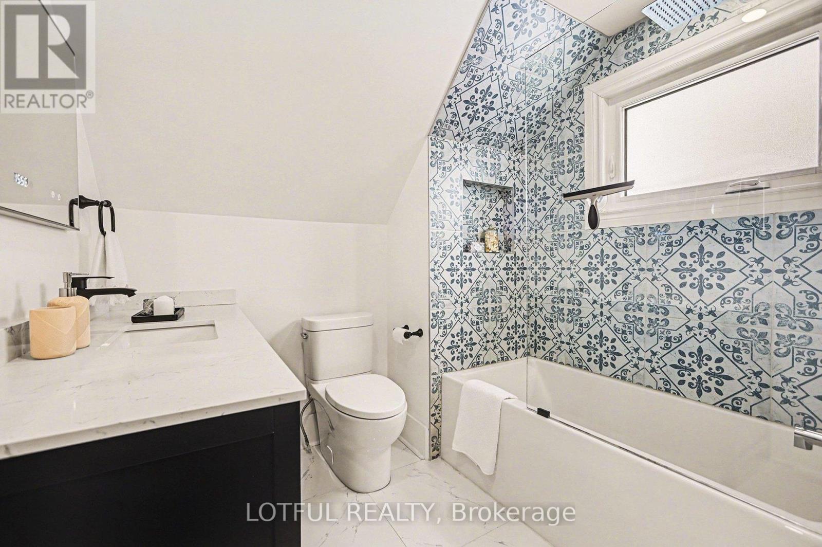 68 Vaughan Street, Ottawa, ON - Indoor Photo Showing Bathroom