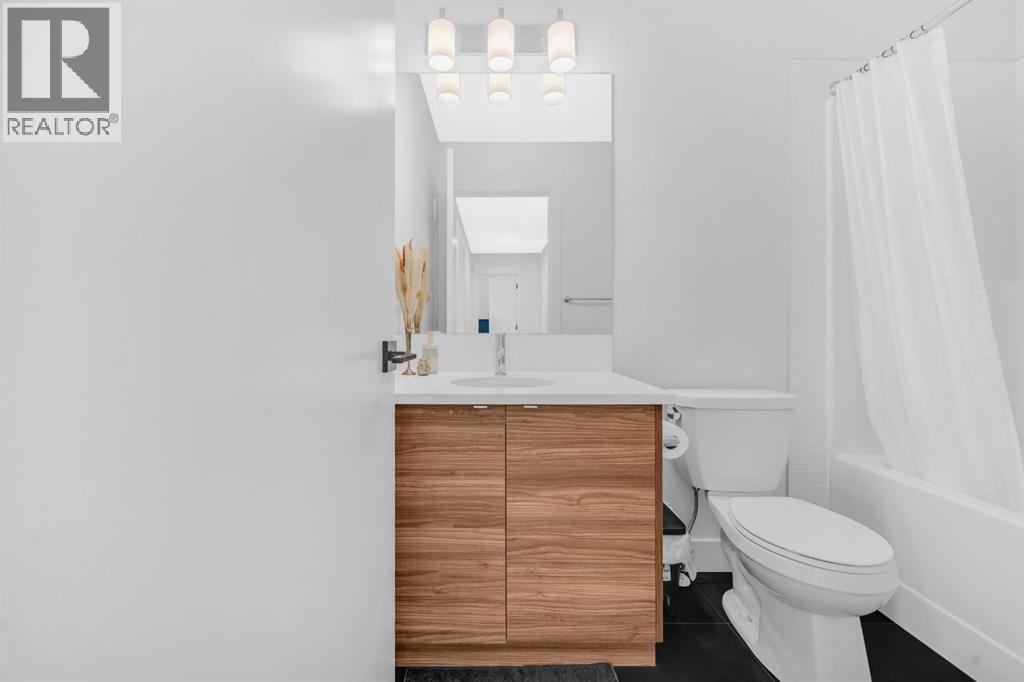 4397 Seton Drive Se, Calgary, AB - Indoor Photo Showing Bathroom