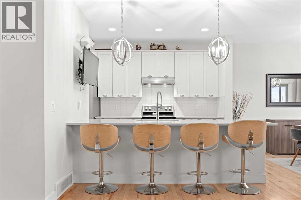 115 Mahogany Way Se, Calgary, AB - Indoor Photo Showing Kitchen