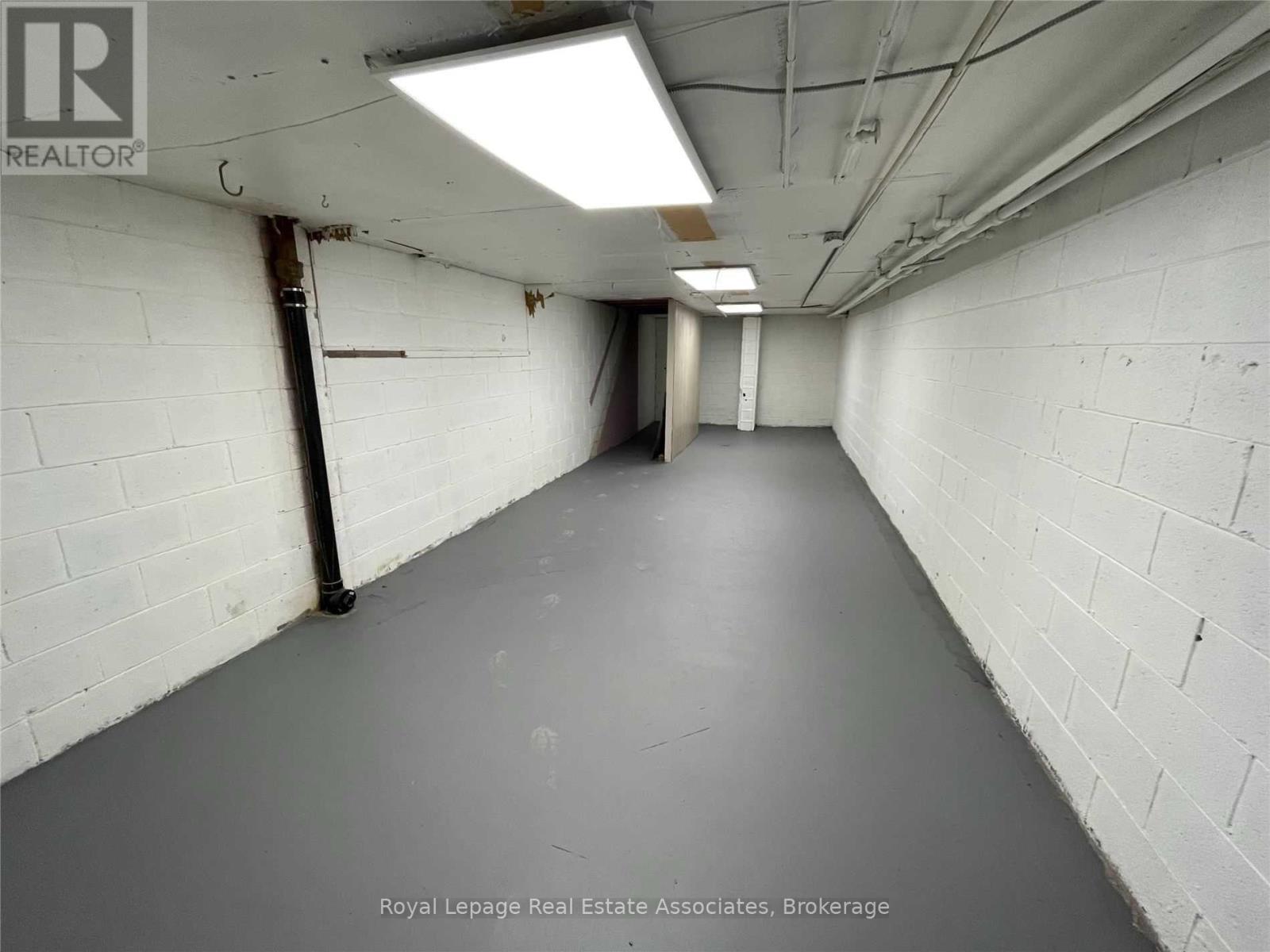 237 Lakeshore Road E, Mississauga, ON