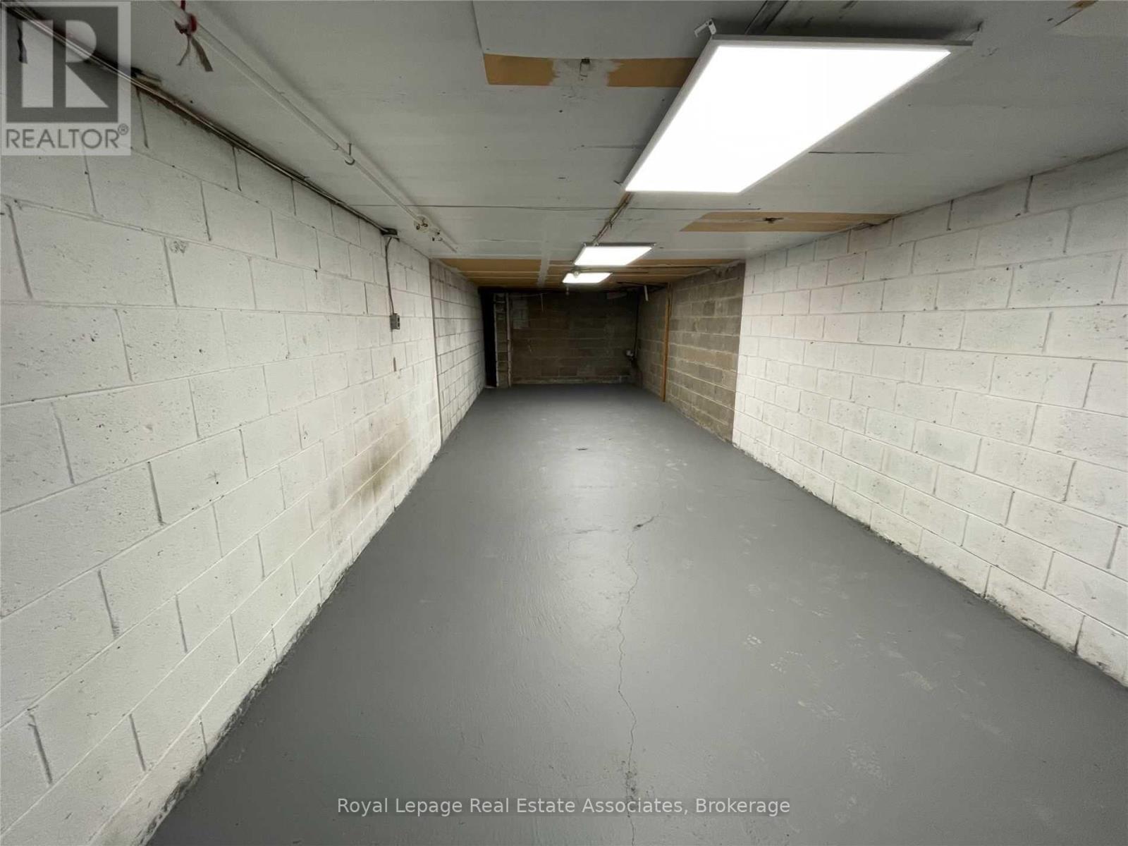 237 Lakeshore Road E, Mississauga, ON