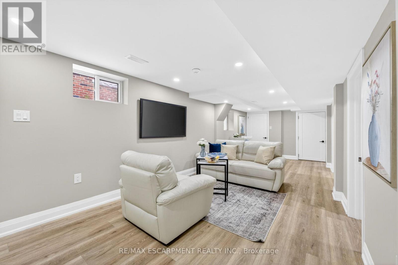 150 Brucedale Avenue E, Hamilton, ON - Indoor Photo Showing Other Room