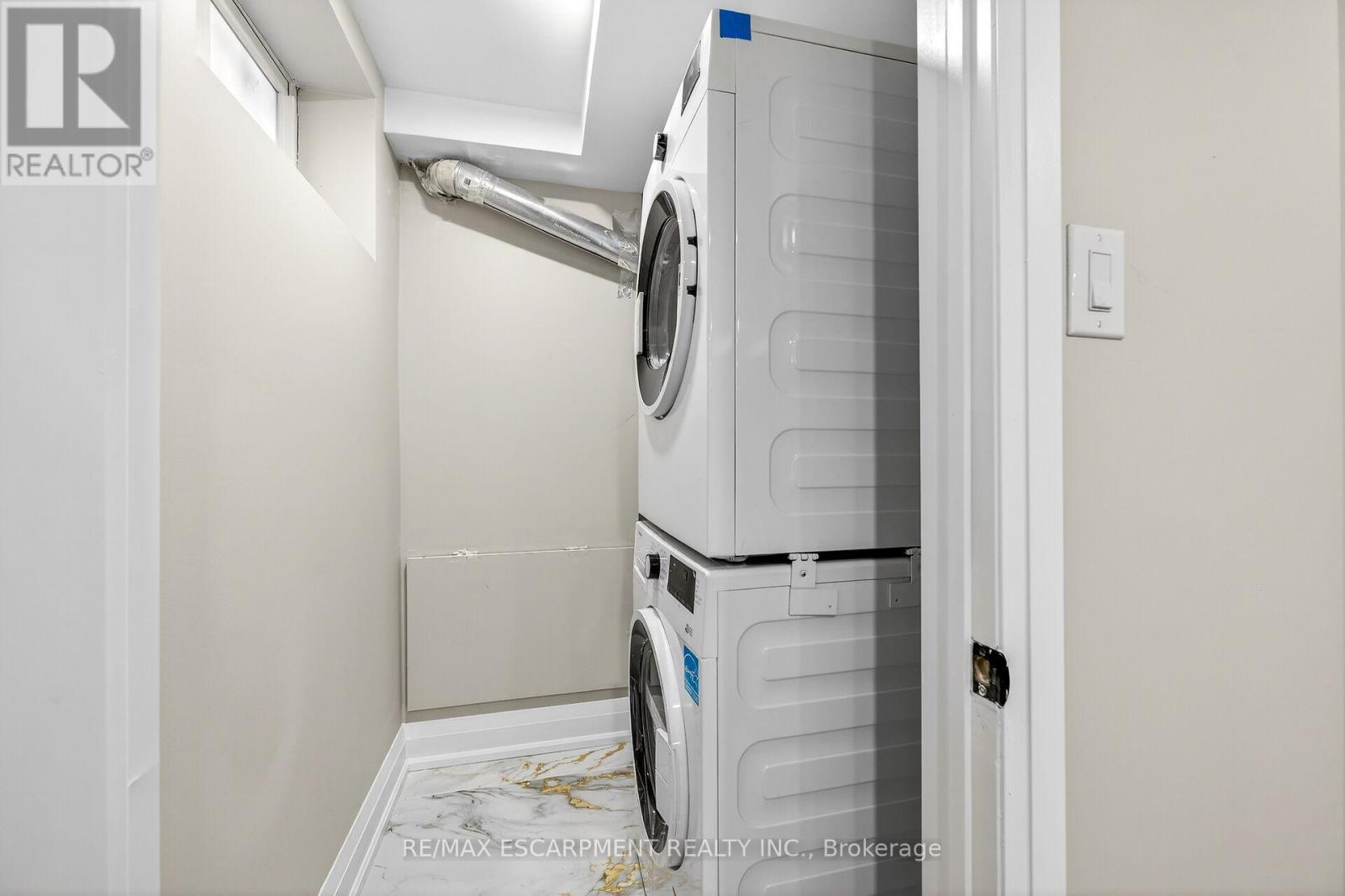 150 Brucedale Avenue E, Hamilton, ON - Indoor Photo Showing Laundry Room