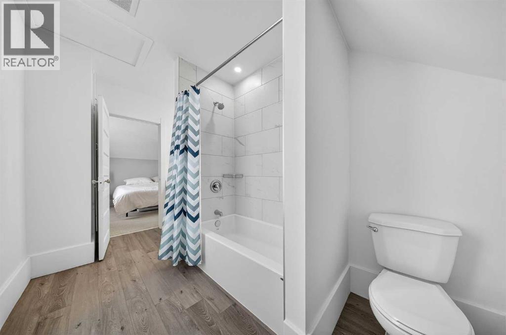 Ensuite - 414 12 Avenue Nw, Calgary, AB - Indoor Photo Showing Bathroom