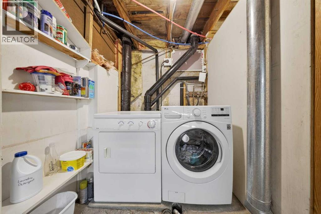 414 12 Avenue Nw, Calgary, AB - Indoor Photo Showing Laundry Room