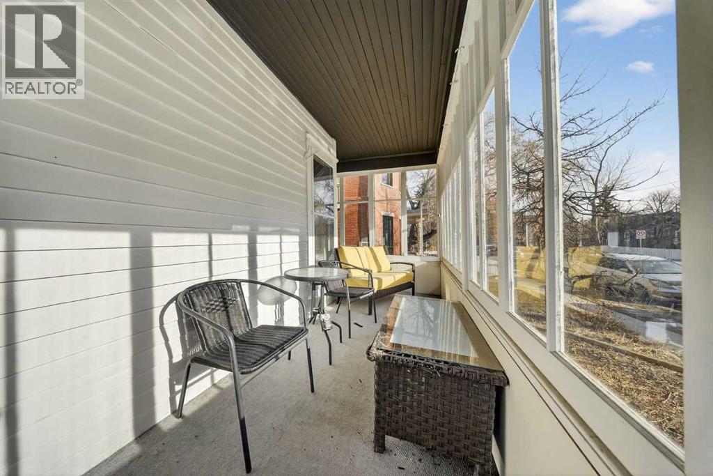 Covered Front Porch - 414 12 Avenue Nw, Calgary, AB - With Exterior